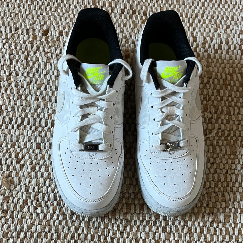 Nike Air Force One youth White and Black Air Force one